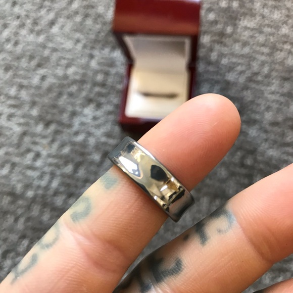 Men’s Size 8 Ring - Picture 4 of 4